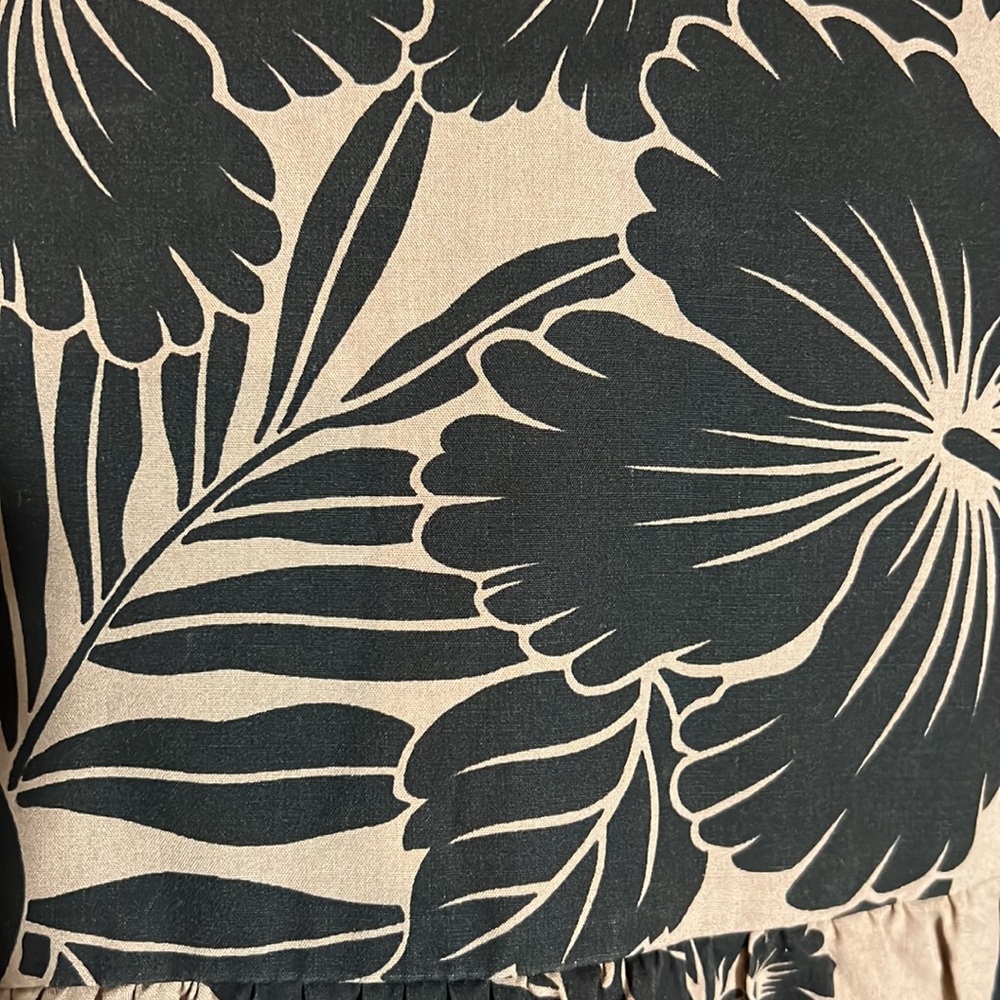 RM Hawaiian MuuMuu - Picture 4 of 10